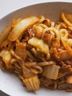 食べるラー油で簡単焼きうどん-レシピのメイン写真