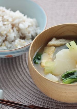 かぶ丸ごと&お揚げの滋賀みそ汁-レシピのメイン写真
