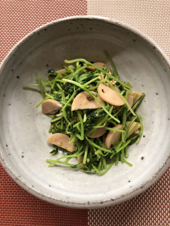 豆苗と魚肉ソーセージのマスタードあえ-レシピのメイン写真