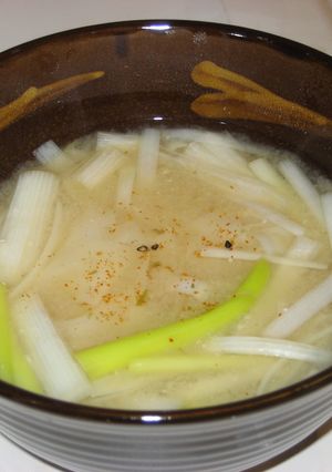 簡単早い！ワンタン味噌汁　朝食や夜食に。-レシピのメイン写真