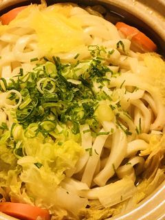 白菜→キムチ★鶏肉と白菜のキムチ鍋うどん-レシピのメイン写真