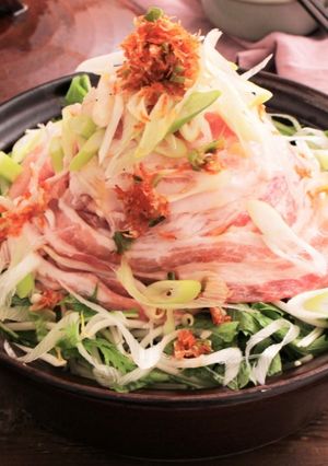 液体塩こうじで肉柔らか☆ごま油香る肉鍋！-レシピのメイン写真