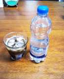 炭酸ミネラルウォーターでコーヒーソーダ
