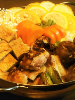 〖鶏もも肉と白菜と厚揚げの柚子白味噌鍋〗-レシピのメイン写真