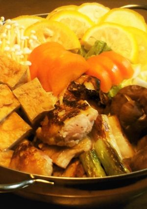 〖鶏もも肉と白菜と厚揚げの柚子白味噌鍋〗-レシピのメイン写真