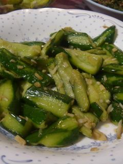 野菜deおつまみ♪きゅうりにんにく塩炒め-レシピのメイン写真