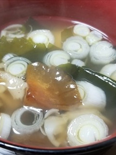 ヌメリスギタケ、霜降りシメジの味噌汁^^-レシピのメイン写真