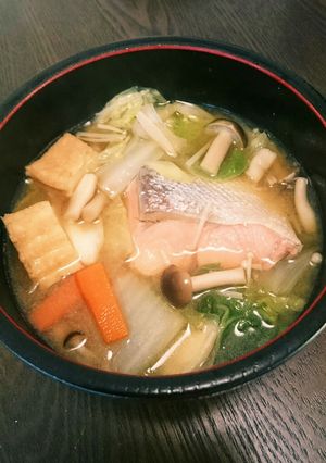 鮭と野菜の味噌仕立て鍋☆幼児、高齢の方も-レシピのメイン写真
