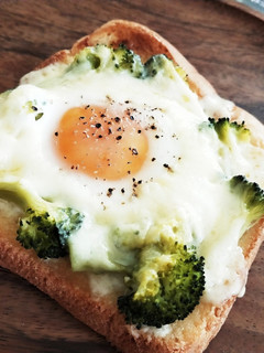 エッグチーズブロッコリートースト-レシピのメイン写真