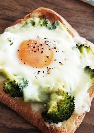 エッグチーズブロッコリートースト-レシピのメイン写真