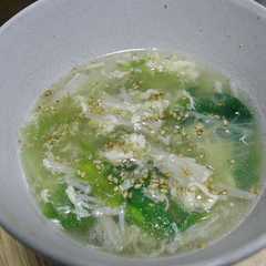 รูปของ レタスと卵の中華スープ