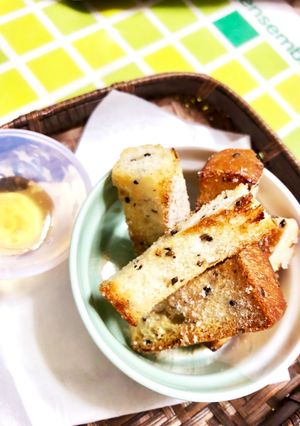 食べやすいゴマスティックラスク蜂蜜添え！-レシピのメイン写真