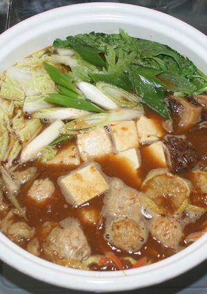 簡単☆乾燥きのこ＆野菜で赤味噌ちゃんこ鍋-レシピのメイン写真