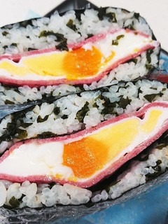 レンチン♪ハムエッグのおにぎらず-レシピのメイン写真