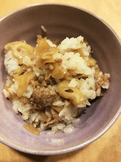 子供喜ぶ!れんこんとひき肉の混ぜご飯-レシピのメイン写真
