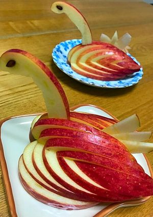ひとつのリンゴで2体完成☆りんごのスワン-レシピのメイン写真