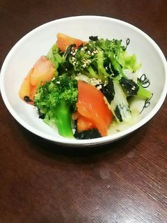 韓国風なブロッコリーとレタスの和え物。-レシピのメイン写真