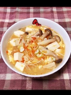 キノコと豆腐の酸っぱ辛味噌汁-レシピのメイン写真
