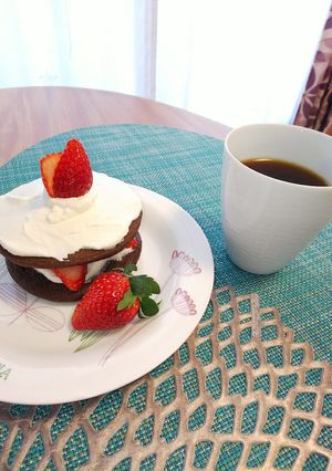 クリスマスに菓子パン☆イチゴケーキ-レシピのメイン写真