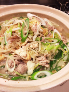 手軽にスープ再現★スガキヤ風ラーメン鍋-レシピのメイン写真