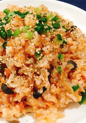 時短炒飯！鮭フレークでガーリックライス-レシピのメイン写真