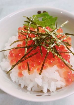 イクラ丼☆〜手作りのイクラの醤油漬けで-レシピのメイン写真