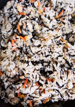 ミネラル!ひじきたっぷり炊き込みご飯-レシピのメイン写真