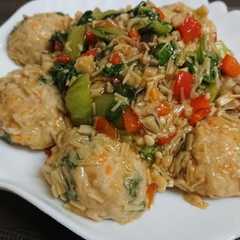 รูปของ レンジで調理♪鶏団子の野菜中華あん