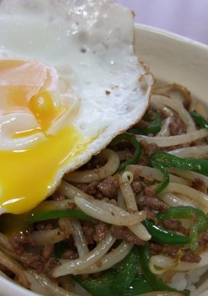 タマゴとろっ♪ひき肉と野菜の簡単甘辛どん-レシピのメイン写真