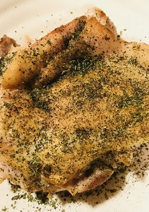 鶏もも肉の丸ごとソテー☆塩バジル風味-レシピのメイン写真