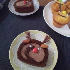 รูปของ ロールケーキのトナカイケーキ