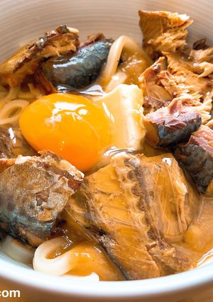冷凍うどんと缶詰めで！サバ玉バターうどん-レシピのメイン写真