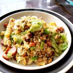 子供も喜ぶ♬ウインナー入り納豆レタス炒飯-レシピのメイン写真
