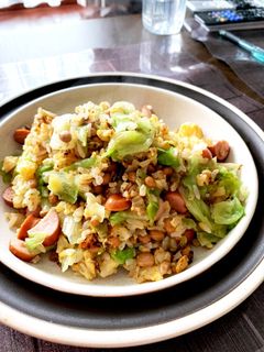 子供も喜ぶ♬ウインナー入り納豆レタス炒飯-レシピのメイン写真