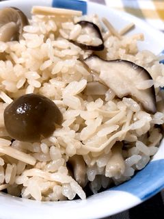 きのこたっぷり☆秋の炊き込みご飯-レシピのメイン写真