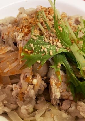ラー油でアクセント☆塩味の豚丼-レシピのメイン写真