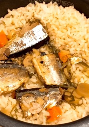 秋刀魚の缶詰で味決まる！炊き込みご飯-レシピのメイン写真