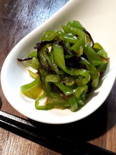 レンジで簡単♪ピーマンの塩昆布和え-レシピのメイン写真