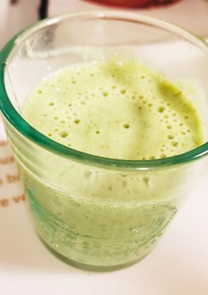 りんごとキウイの小松菜豆乳スムージー-レシピのメイン写真