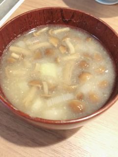 簡単なめこの味噌汁-レシピのメイン写真