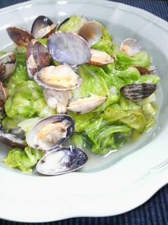 春キャベツとアサリのバター蒸し-レシピのメイン写真