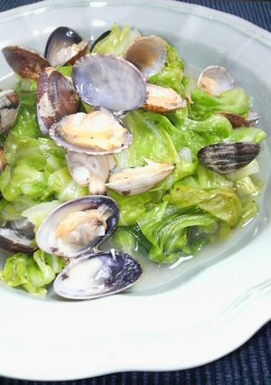 春キャベツとアサリのバター蒸し-レシピのメイン写真