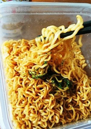 日清焼そばをUFO化(笑)したった！-レシピのメイン写真