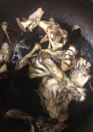 ステーキ後のフライパンで舞茸焼き-レシピのメイン写真