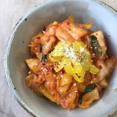 รูปของ 白菜キムチとたくあんのコクうま和え