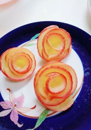 材料必要なし！存在感バツグンりんごの薔薇-レシピのメイン写真
