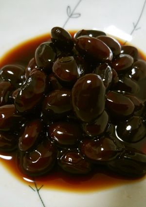 おせち料理にお弁当に！フライパンで黒豆煮-レシピのメイン写真