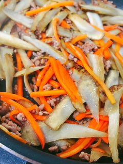 ご飯泥棒★そぼろ入りきんぴらごぼう-レシピのメイン写真