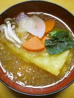麺つゆで♪ちょっと変わった♪揚げ餅雑煮♪-レシピのメイン写真