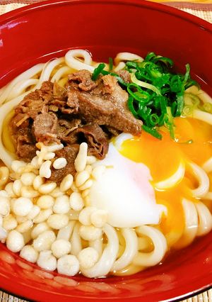 甘辛お肉が美味！とろーり温玉肉うどん-レシピのメイン写真
